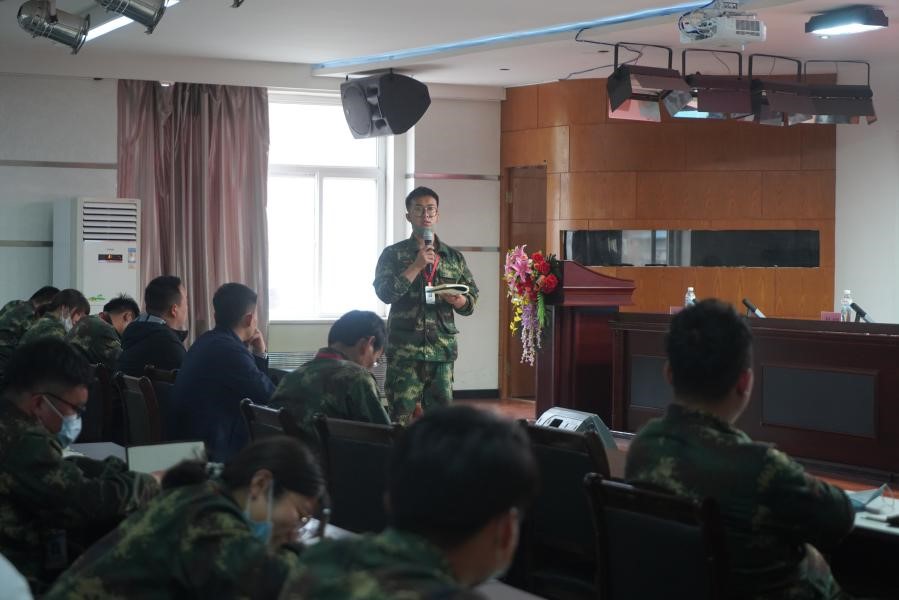 保定理工学院召开学管干部培训周会