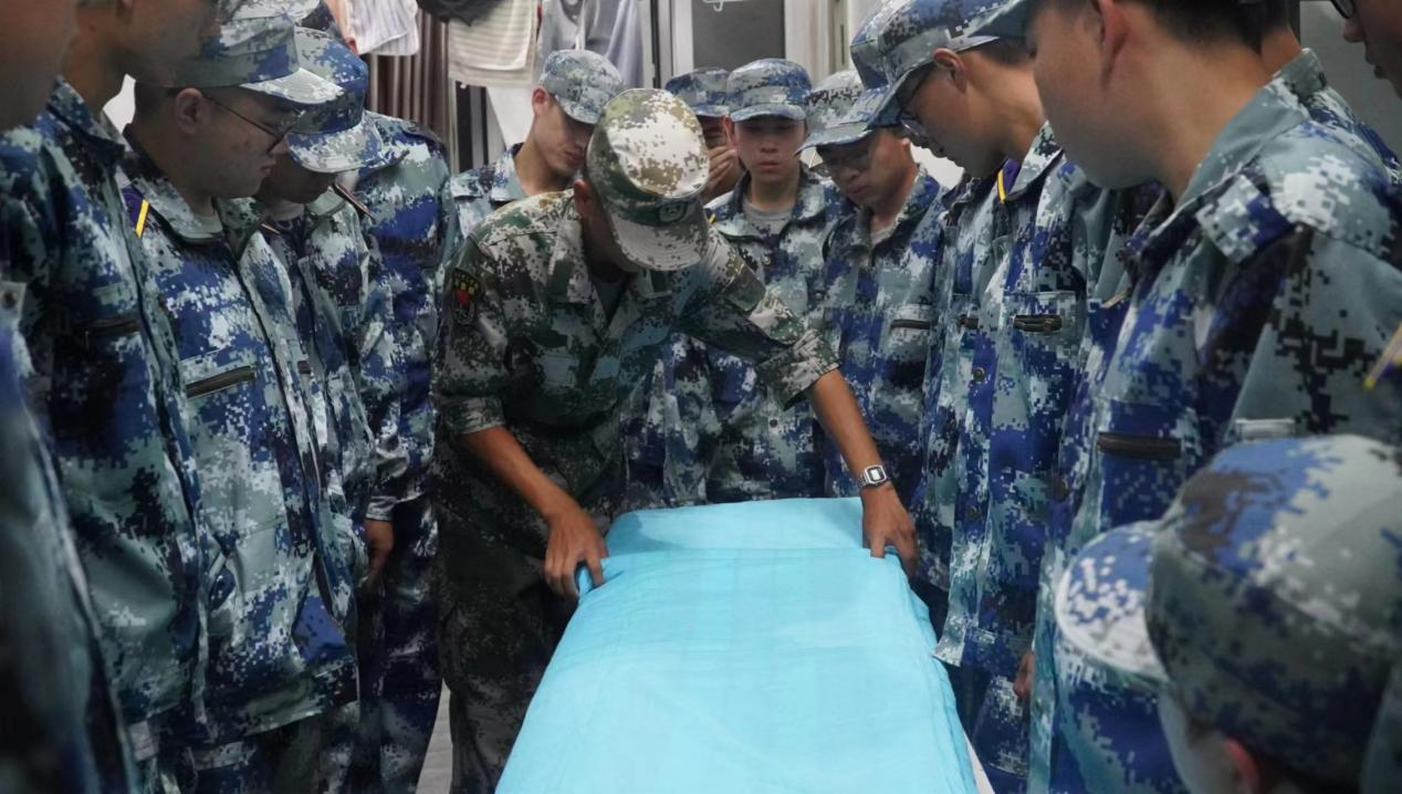 军训简报:军训正当时,青春洒汗水