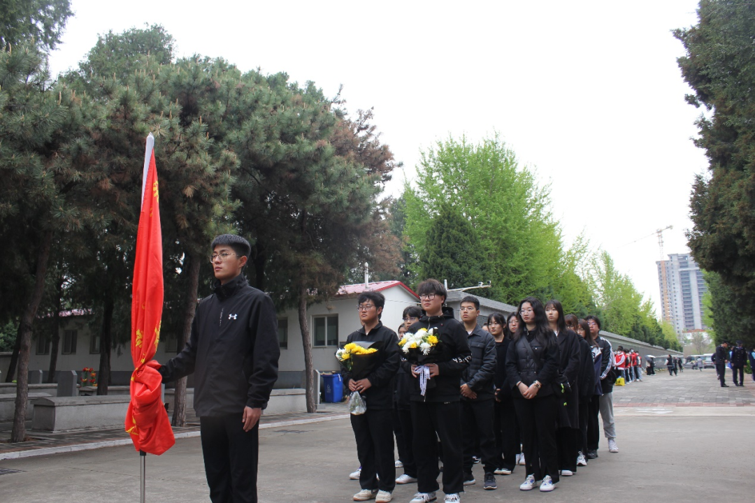 保定理工学院|管理学院|忆苦思甜祭烈士，风起清明表哀思