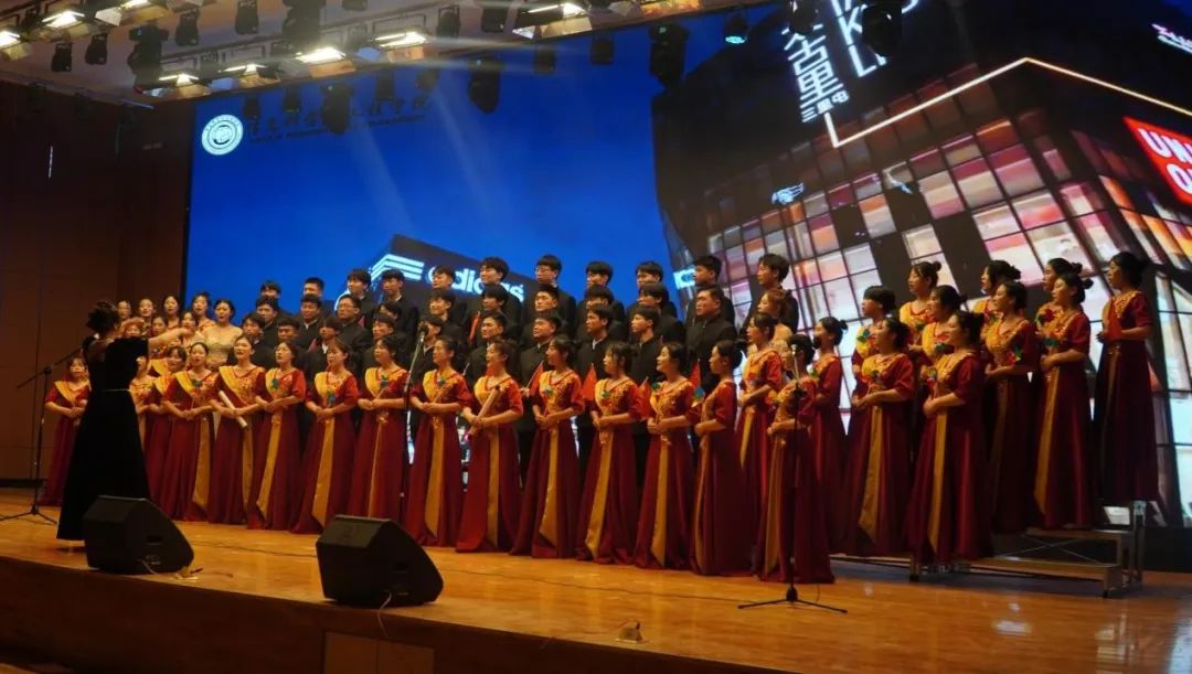 青春校园|“赤子奏响凌云志,后浪奔涌绘新篇”大型合唱会圆满结束!