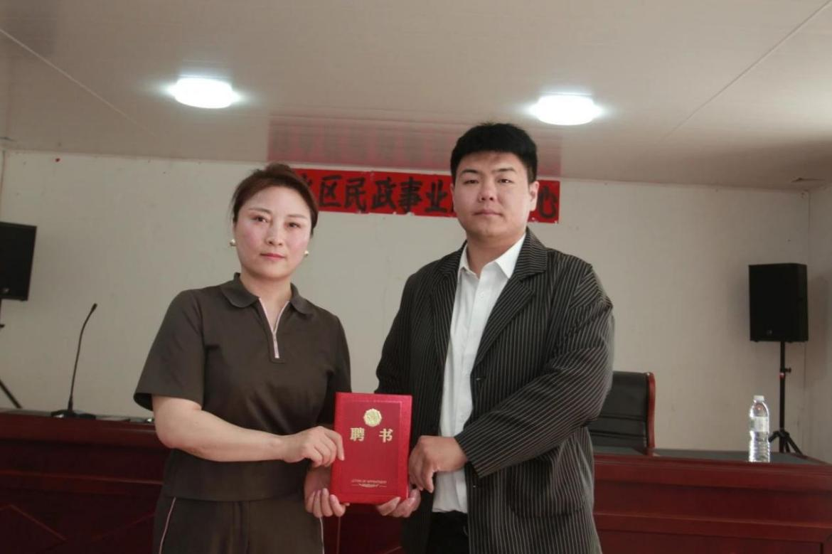 大学生志愿服务“人生都有夕阳红,爱老敬老树新风”敬老院挂牌仪式