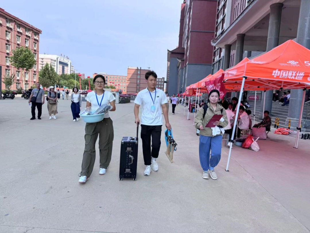 信工学院“同伴成长,暖心启航”