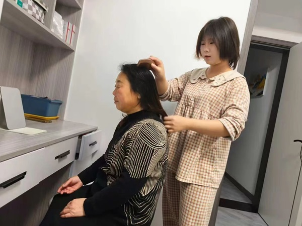 孝老爱亲（八）|保定理工学院|管理学院|传承美德，学生在行动