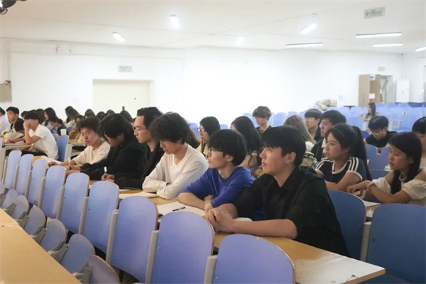 【党建引领，育人铸魂】铸魂育人守初心 思政赋能启新程——康复医学院2024级班干部专题培训顺利开展