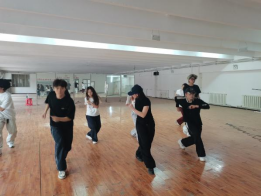 保定理工学院啦啦操队 勇夺全国联赛（保定站）公开青年乙组单项冠、亚军