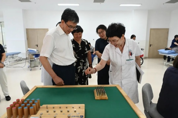 【专业调研，育才赋能】深化校企合作，共育康养人才——保定理工学院与东篱养老集团实习基地携手共筑康复医学实践新桥梁