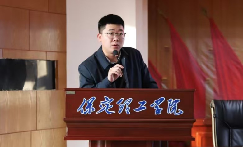 携笔从戎砺青春 参军报国正当时---莲池区武装部征兵宣传进校园活动顺利举行