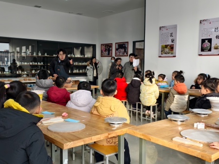 非遗润童心 研学促成长 ——保定理工学院艺术学院携手天悦幼儿园 开展传统文化研学活动