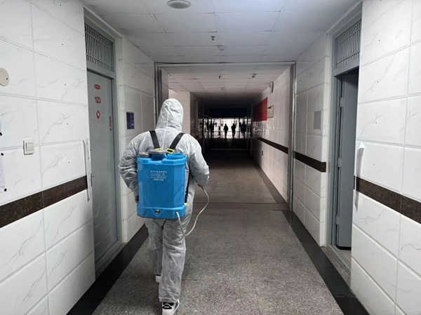 暖心服务|保定理工学院管理学院：筑牢健康防线，护航学子归来