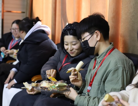 艺享时光 悦己同行 ——保定理工学院艺术学院举办妇女节茶话会
