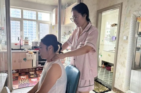孝老爱亲践于行，感恩于心——艺术学院素质养成教育实践活动