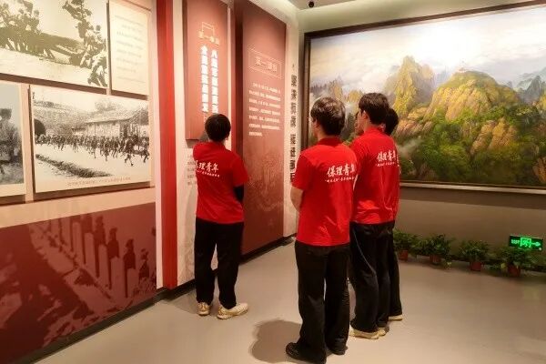 把思政课堂搬上狼牙山！保理青年徒步重走英雄路
