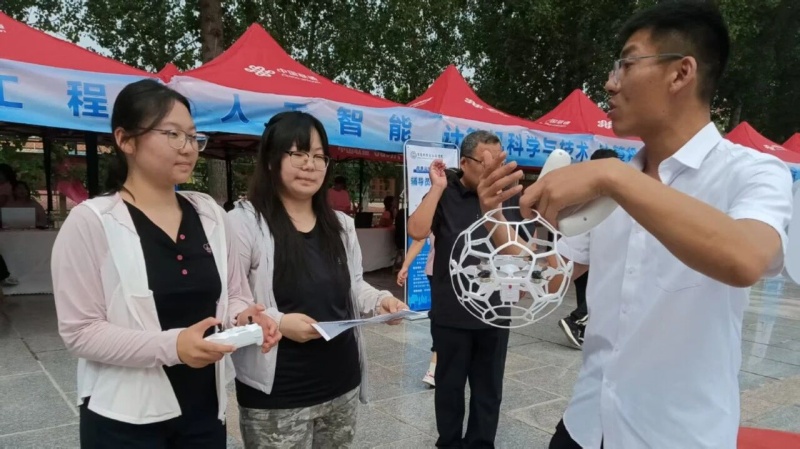 【青春绽放 学苑风采】以心迎新启新程 智绘信工新风采——保定理工学院信息科学与工程学院圆满完成2026级迎新工作