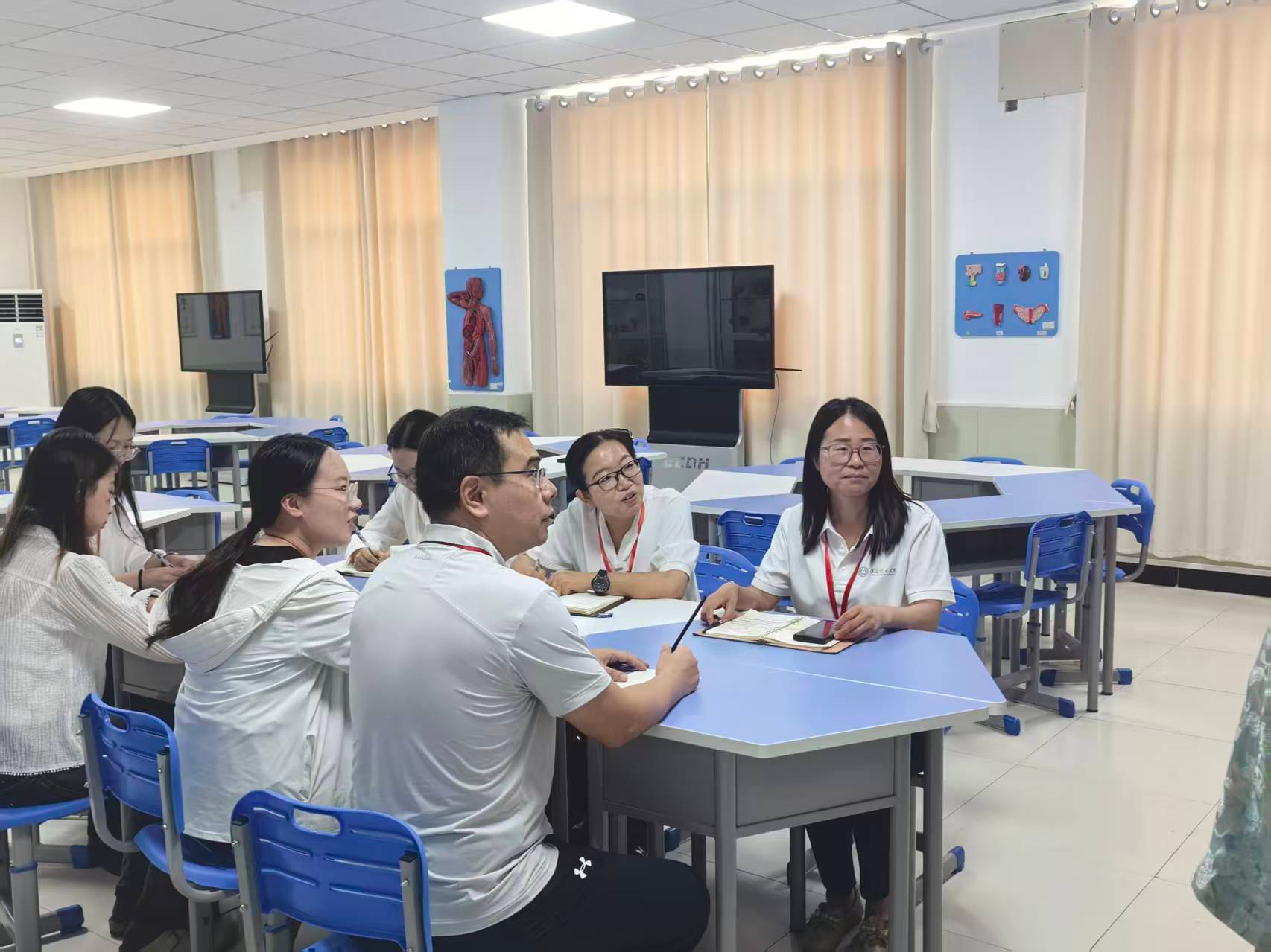 示范引领深耕课堂，匠心赋能教学提质——康复医学院开展新学期学科带头人示范课活动