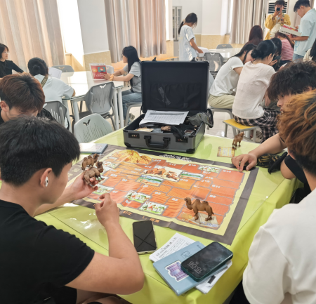 走进实训阵地 感知专业魅力